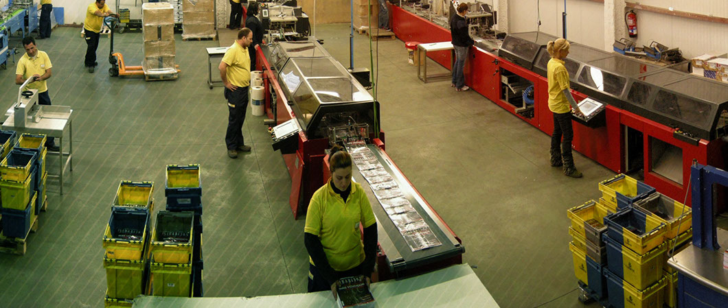 Ofrecemos a nuestros clientes los últimos avances en retractilado y embolsado para sus envíos comerciales y promocionales.